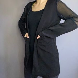 Black blazer with mesh on the sleeves - Size 6 | M
